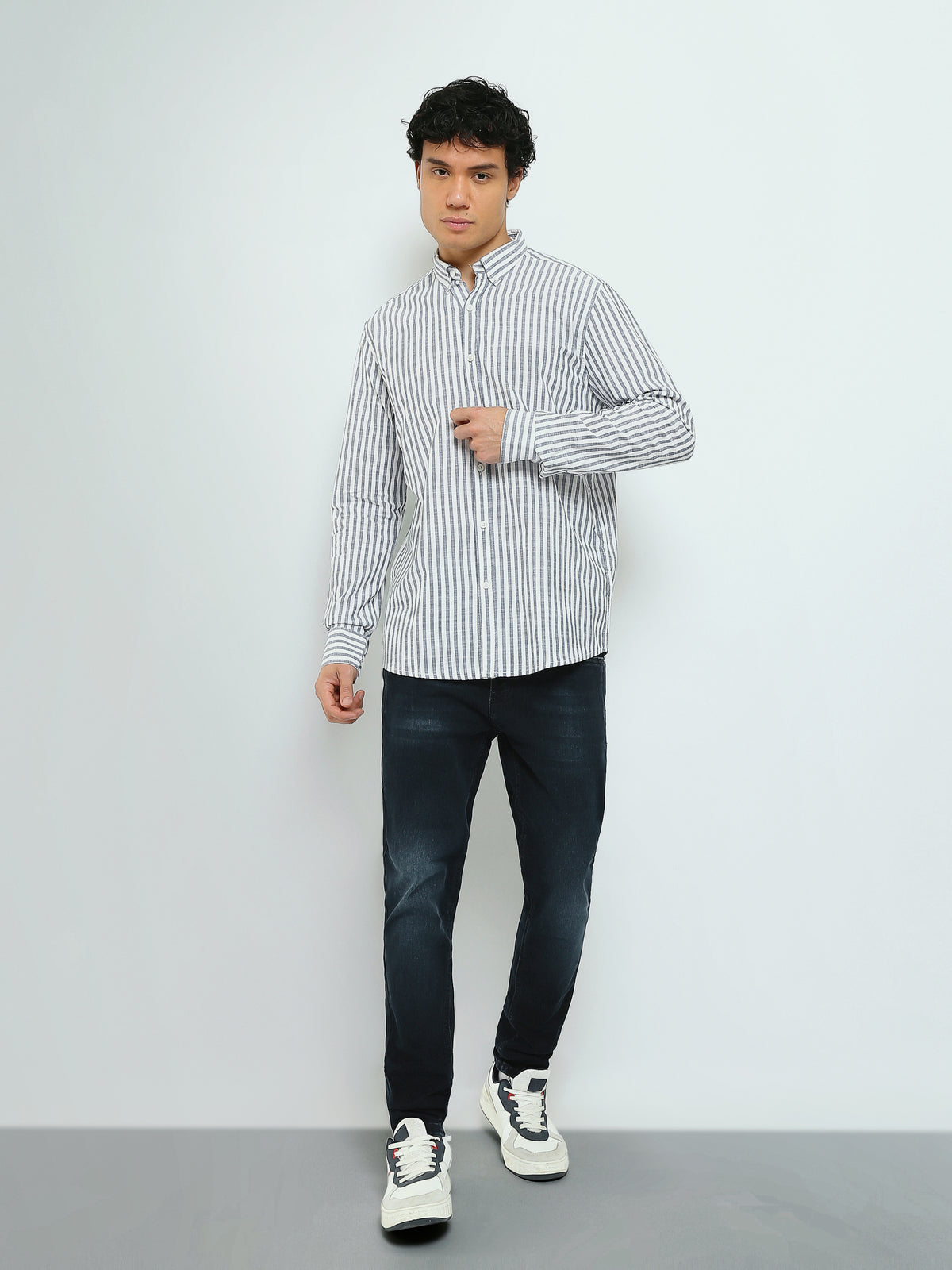 Town Team - Men's Slim slub Long Sleeves Shirts WHT/NVY Pique