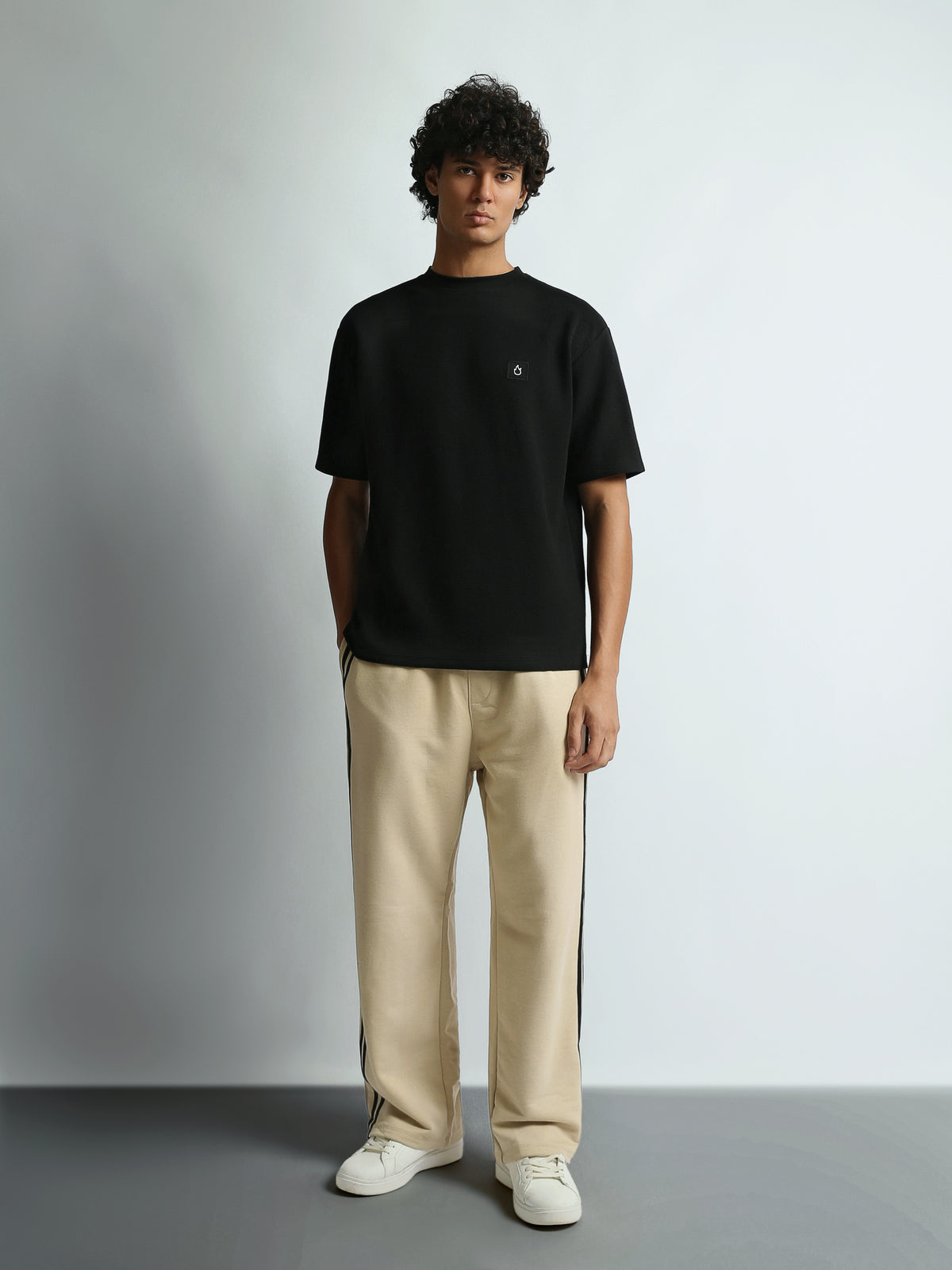 Sweatpants Slim fit embroidered