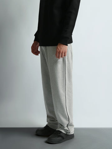 Sweatpants Regular fit Embroidered