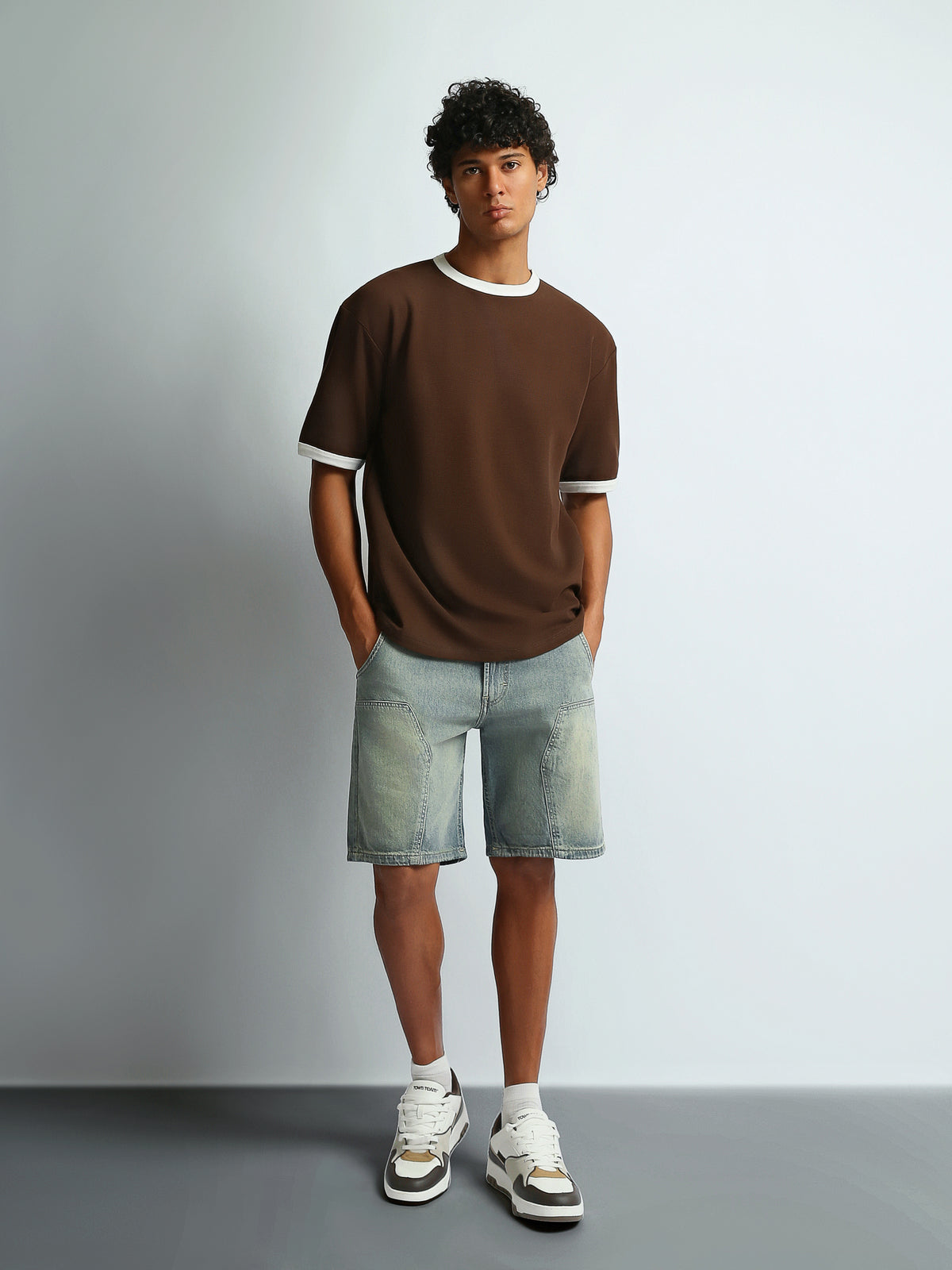 T-shirts over size round-neck
